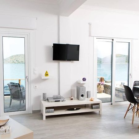 Вилла Iliana Sea Side House Элунда Экстерьер фото