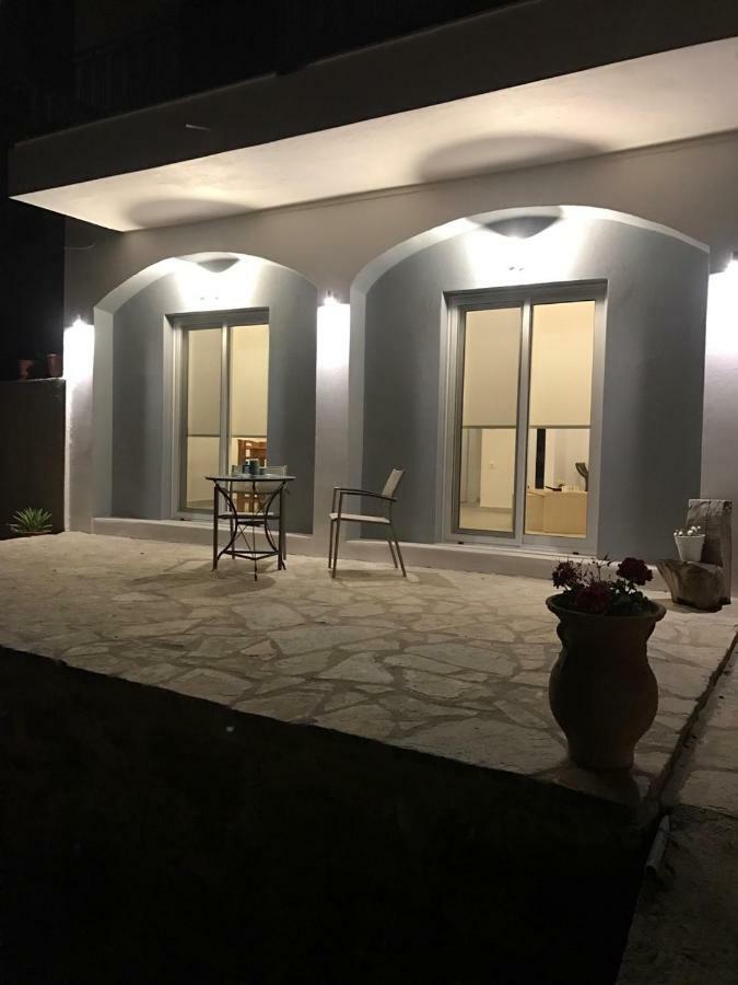 Вилла Iliana Sea Side House Элунда Экстерьер фото