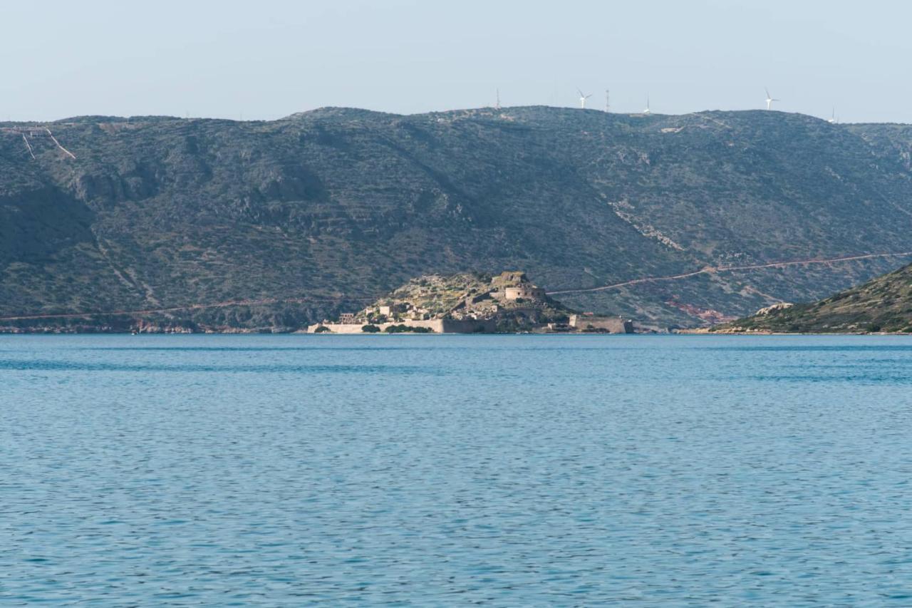 Вилла Iliana Sea Side House Элунда Экстерьер фото
